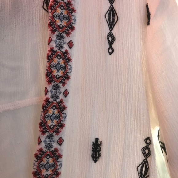 M/L lightweight shawl with floral design - Picture 3 of 6